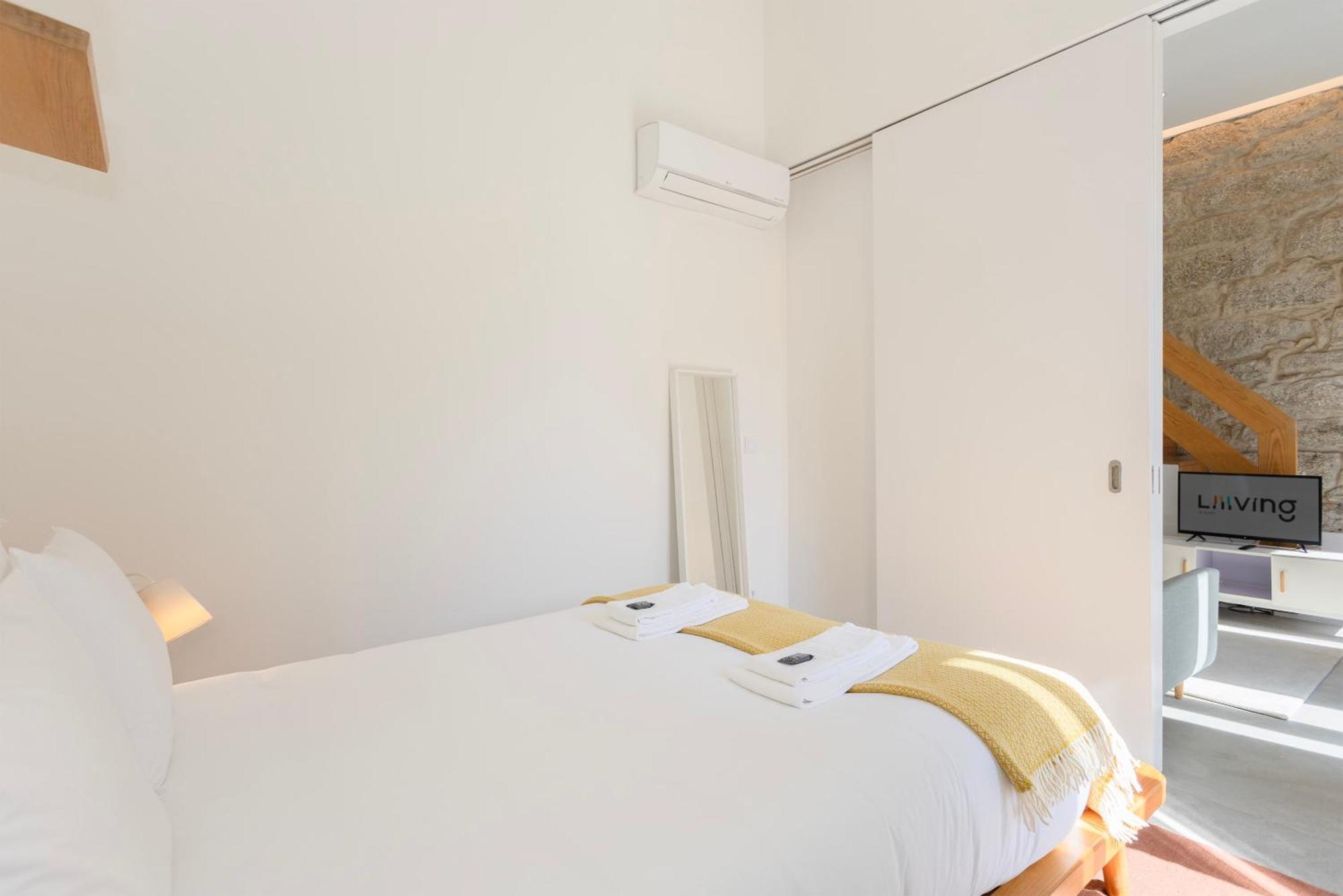 Liiiving In Porto - Terrace & Sunny Apartment Екстер'єр фото